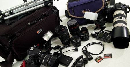 Jak zapakować torbę fotograficzną? Radzi weteran National Geographic [wideo]