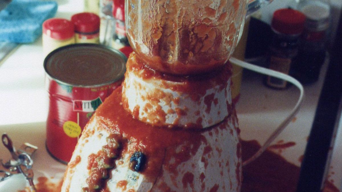 Miksuj na zdrowie i bez rozlewania. Blender to jedna z najlepszych inwestycji na lato 1