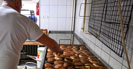 Pączki nakręcają cukiernie. Sprzedaż ponad trzykrotnie wyższa niż średnia