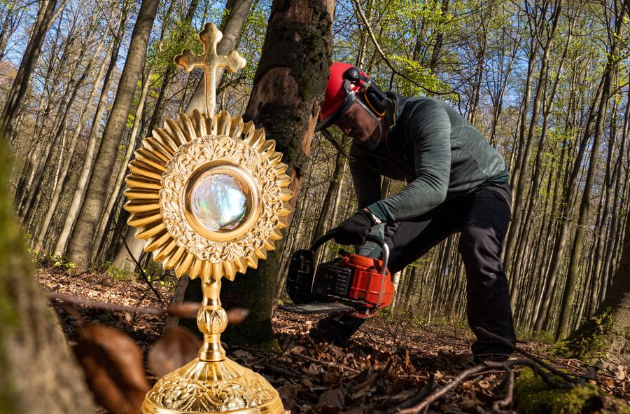 Lasy Państwowe ufundowały monstrancję dla kościoła w Częstochowie.