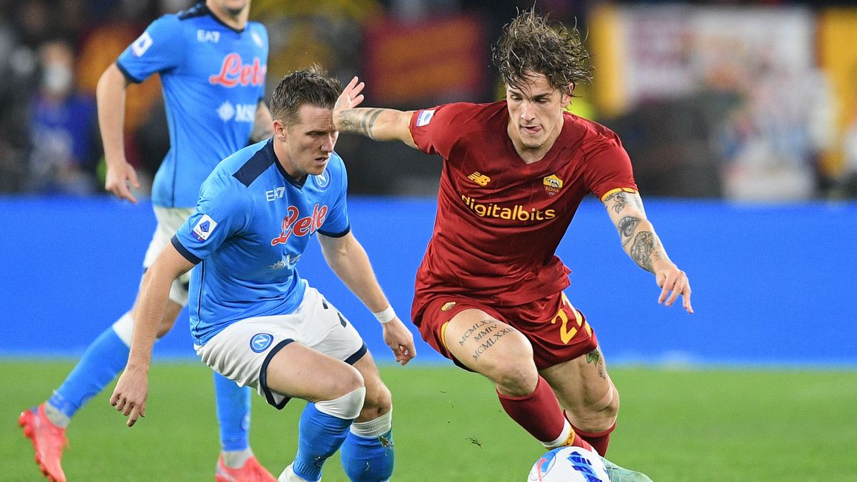 Getty Images / Giuseppe Maffia/NurPhoto / Na zdjęciu: Piotr Zieliński (z lewej) i Nicolo Zaniolo