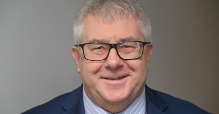 Poseł Czarnecki robił to nim stało się modne. Mało kto by się spodziewał
