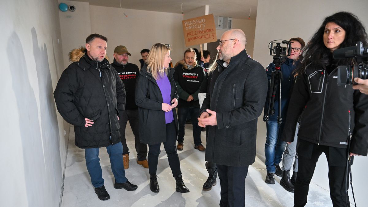 Marcin Kierwi�ski, Anna �abska, Magdalena Roguska, Micha� Piszko
Maciej Kulczy�ski
budowa, odbudowa, polityk, polityka, powodzianie, powodziowe, tereny, tereny popowodziowe, usuwanie skutk�w powodzi