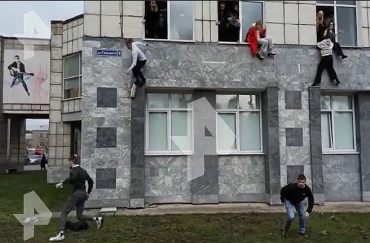 Strzelanina na uczelni w Rosji. Studenci uciekali przez okna