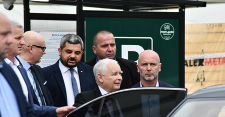 Kaczyński o "bojówkach opozycji". Poseł KO: Prezes ciągle chce braw