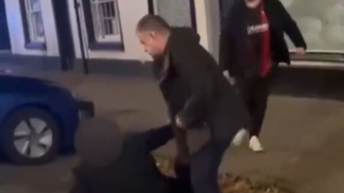 Brytyjski poseł Partii Pracy pobił mężczyznę na ulicy