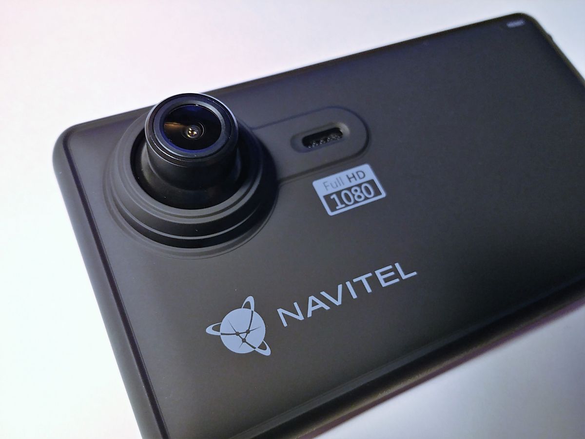 Navitel RE900 Combo – test samochodowej nawigacji, rejestratora i tabletu w jednym 4