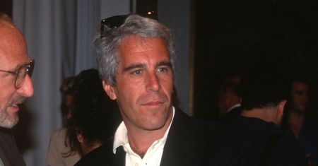Tak Epstein sprawdzał, czy ofiary są nieletnie. Ujawniono zeznania