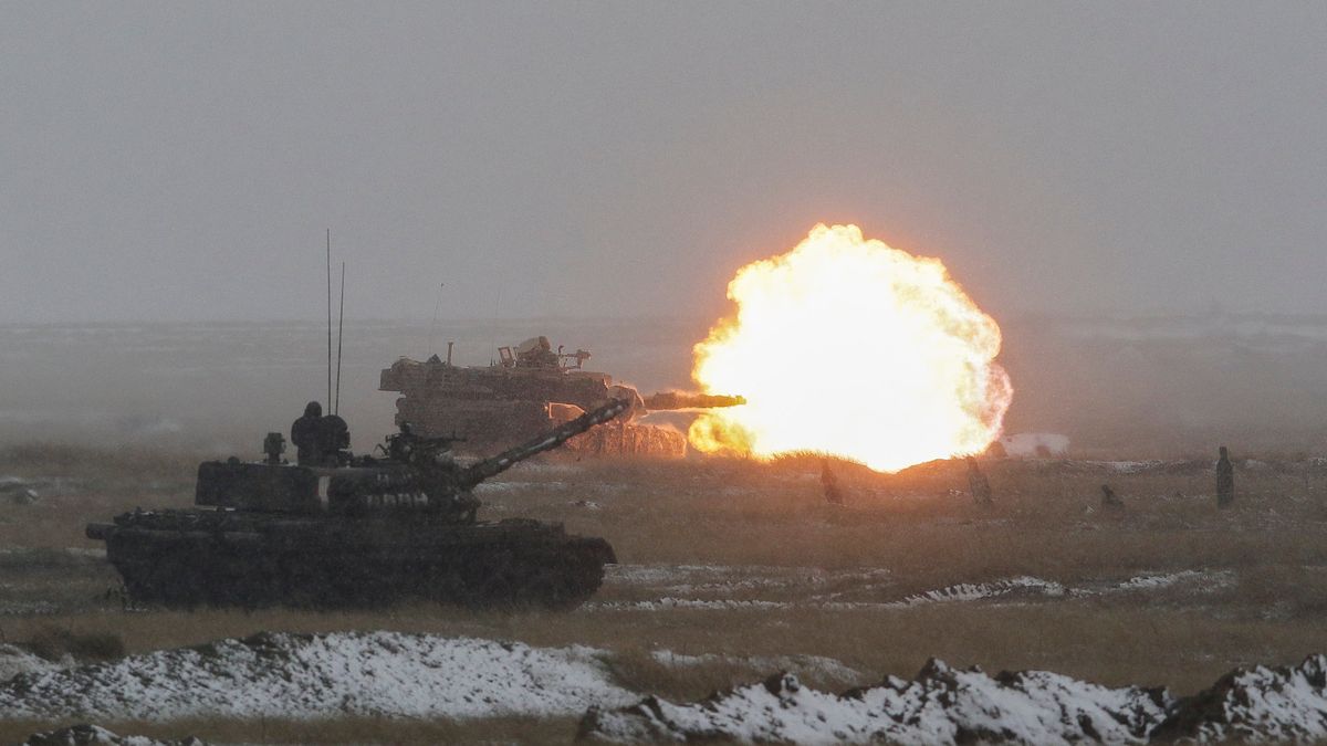 Amerykańskie czołbi M1 Abrams podczas ćwiczeń wojsk NATO w Rumunii 20 kwietnia 2017 r.
