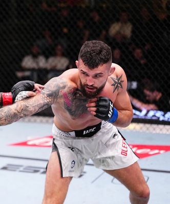 Zwycięski debiut Cezarego Oleksiejczuka