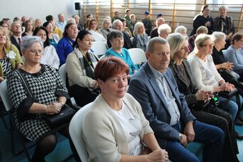 Byszew: 80 lat tradycji, edukacji i wspomnień. Wielki zjazd absolwentów Szkoły Podstawowej