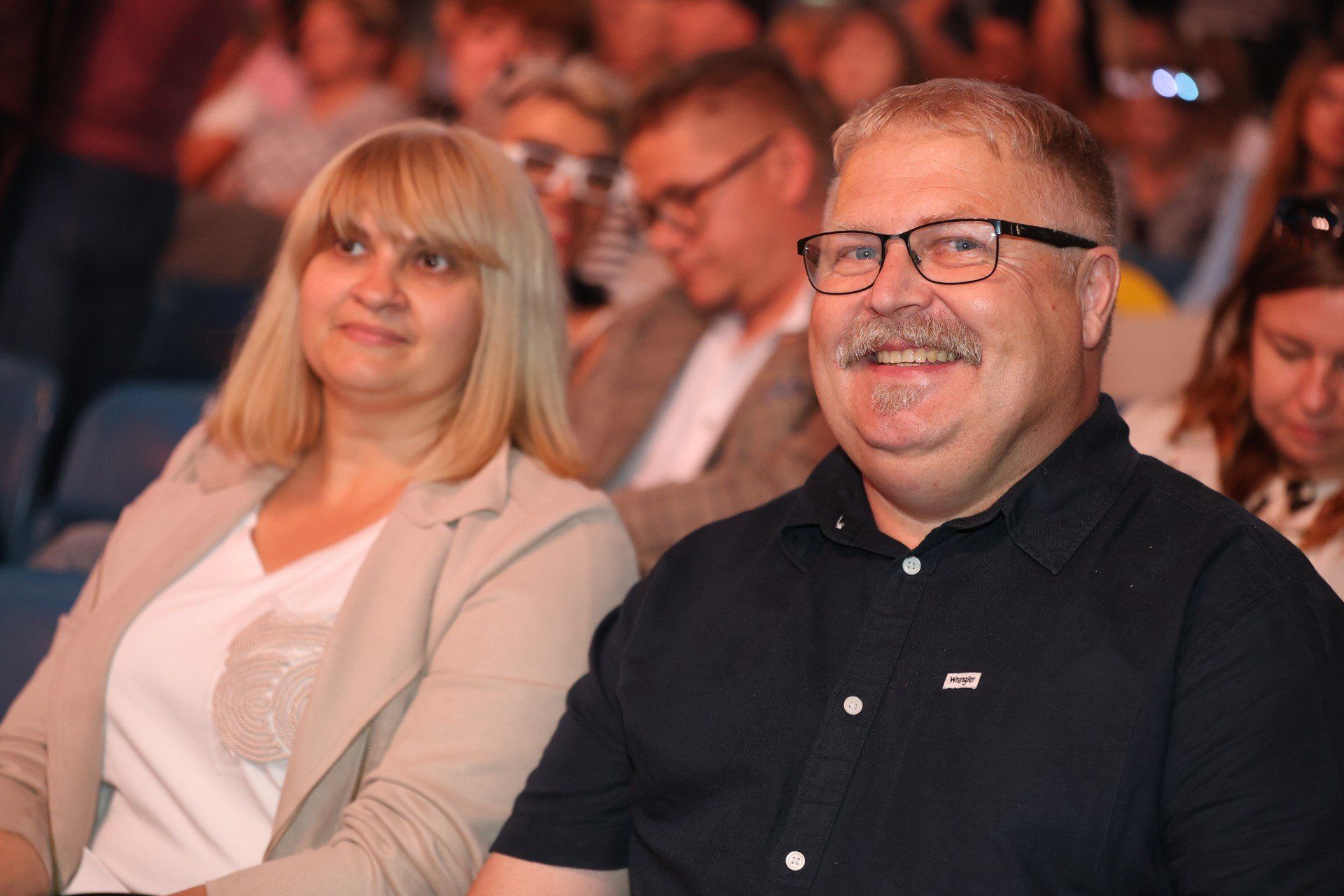 Paweł Krakowiak radny sejmiku województwa wraz z żoną.