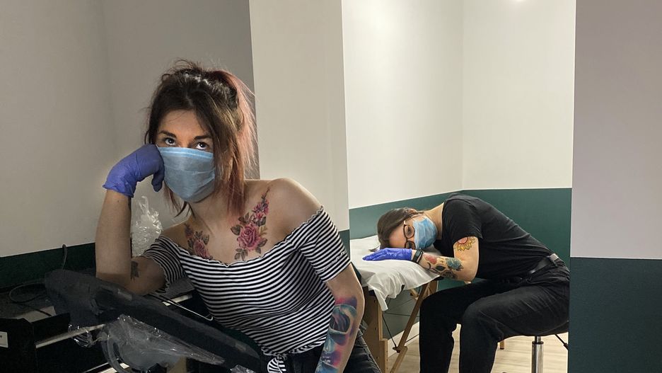 Odmrażanie gospodarki. Andżelika Wiśniowska z InkBlink Tattoo od prawie miesiąca nie może prowadzić swojej działalności