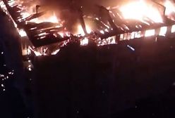 Rosja. Krasnodar. Ogromny pożar strawił całe piętro bloku mieszkalnego [Zobacz wideo]