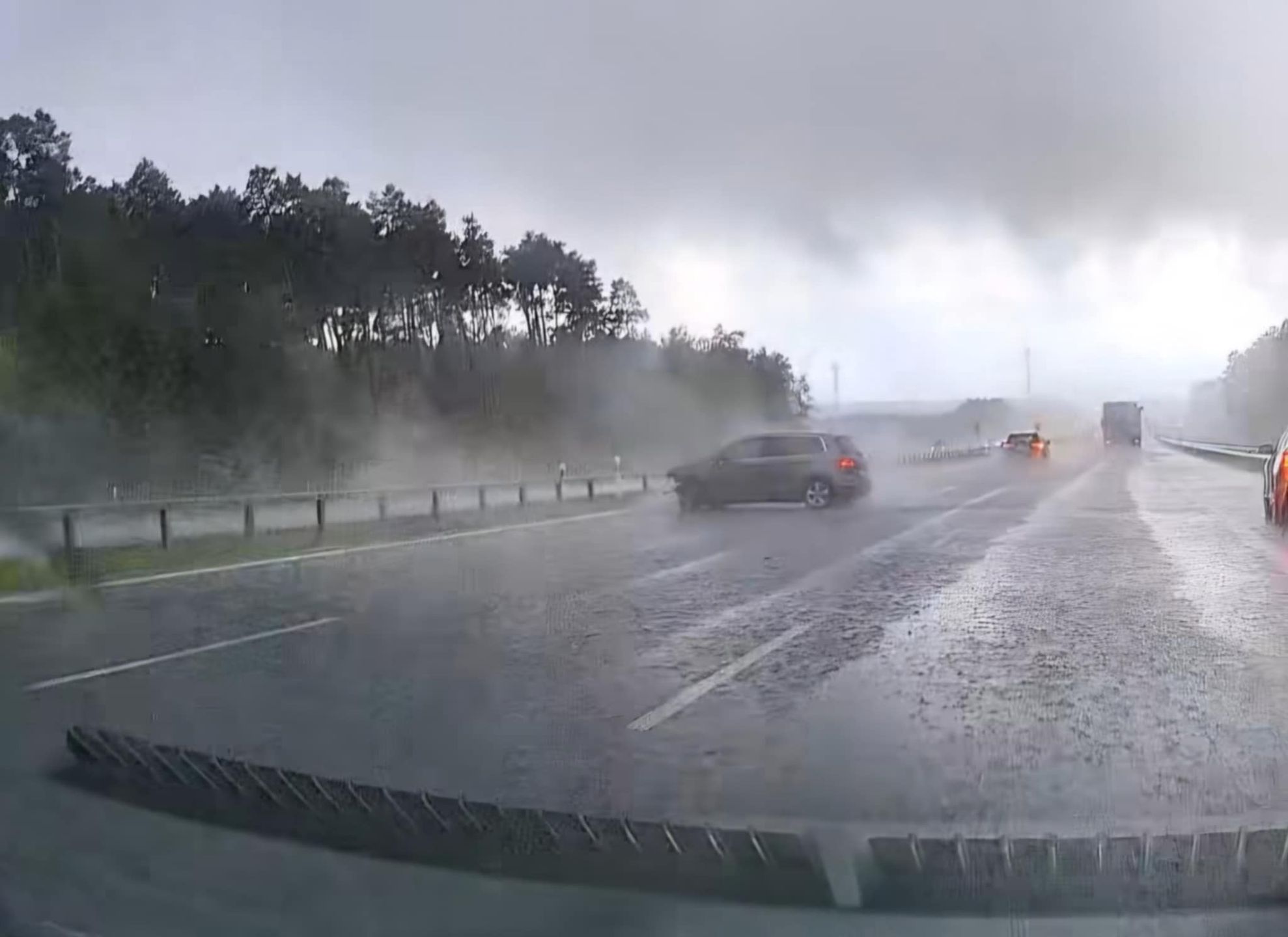 Groźny poślizg na A1. Sekundy dzieliły od tragedii