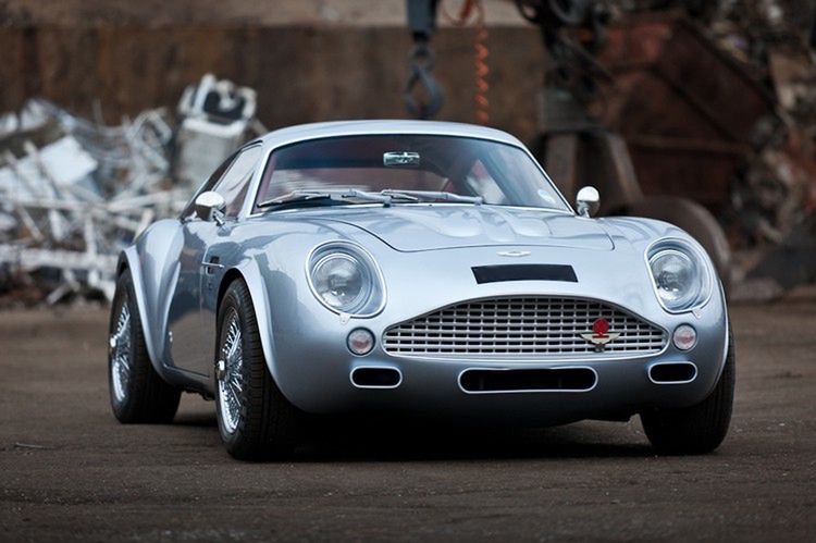 Replika Astona Martina DB4 Zagato na bazie modelu DB7 (fot. evanta.co.uk)