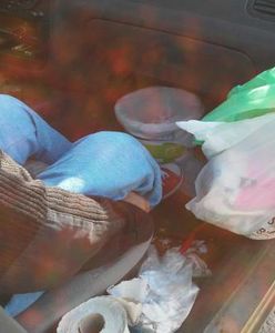 Dwoje starszych ludzi od półtora miesiąca mieszka w samochodzie