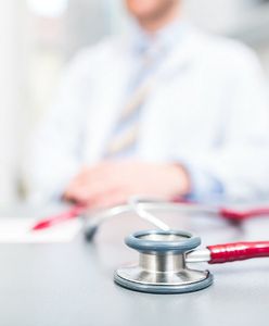 Raport na temat zarobków lekarzy w całej Polsce