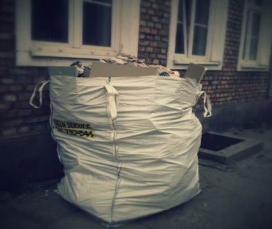 Gdańskie ulice szpecą odpady budowlane