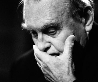 Kim była tajemnicza kochanka Czesława Miłosza? Fascynująca i mroczna historia "miłosnego trójkąta"