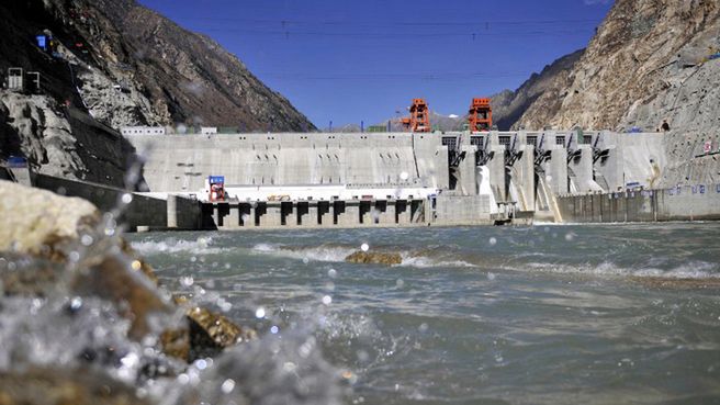 Chińska tama Zangmu na rzecze Brahmaputra