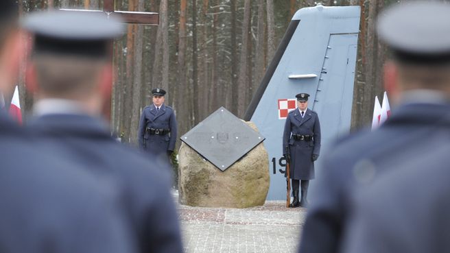 Zdjęcie archiwalne: uroczystości upamiętniające ofiary katastrofy, styczeń 2013 r.