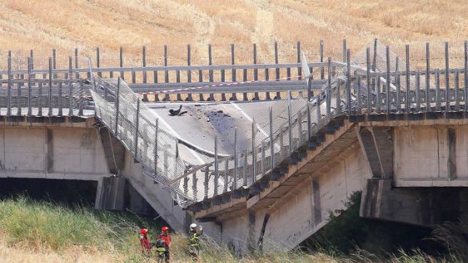 To nie pierwsza katastrofa budowlana na Sycylii - w lipcu 2014 roku zawalił się tam wiadukt Petrulla