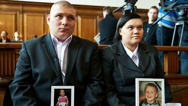 Biologiczni rodzice Klaudii i Kacpra podczas jednej z rozpraw
