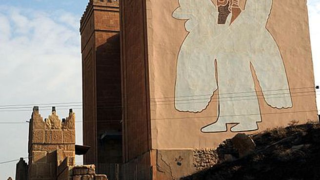 Jedna z bram prowadzących do Niniwy; zdjęcie archiwalne - 2008 r.