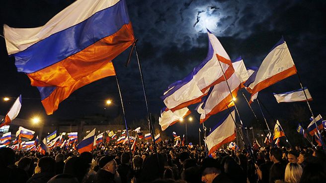 Manifestacja zwolenników aneksji w Symferopolu; zdjęcie archiwalne z marca 2014 roku
