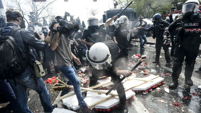 Starcia na placu Taksim