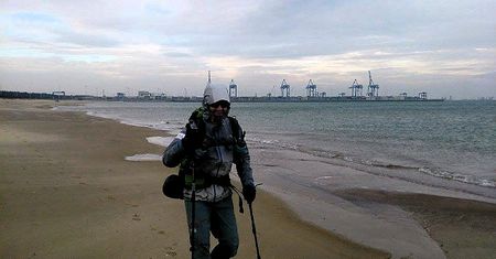 Przeszedł plażą 550 km, aby spełnić marzenia dzieci chorych na raka