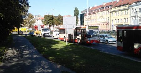Z centrum Gdyni i Gdańska mogą zniknąć nieekologiczne samochody