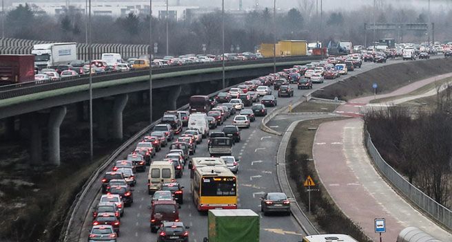 Warszawa walczy z korkami po pożarze mostu. Nowe pomysły
