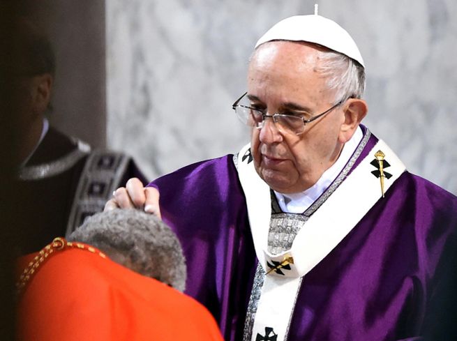 Papież do księży: płaczcie, hipokryci tego nie potrafią