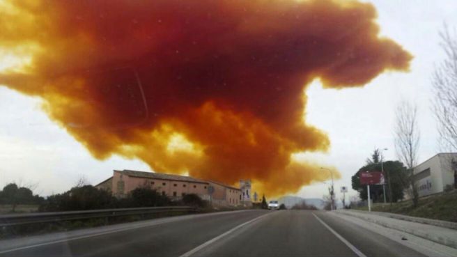 Eksplozja w Hiszpanii. Toksyczna chmura nad Katalonią