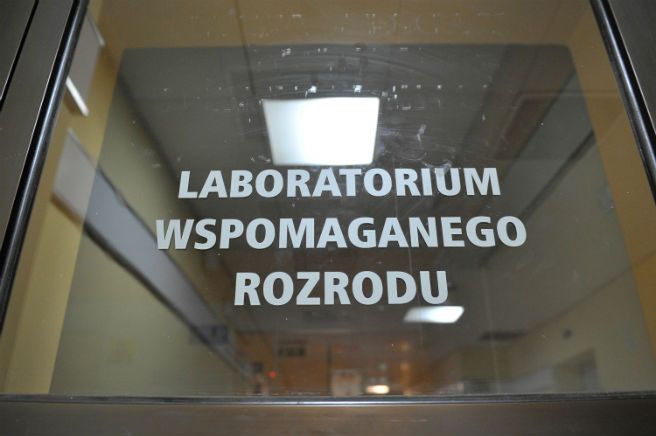 Minister zdrowia złożył doniesienie do prokuratury w sprawie pomyłki przy in vitro