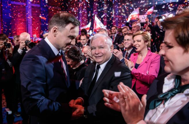 Poseł kpi z konwencji Andrzeja Dudy: PiS wydało pół miliona. Bogata partia, wolno jej