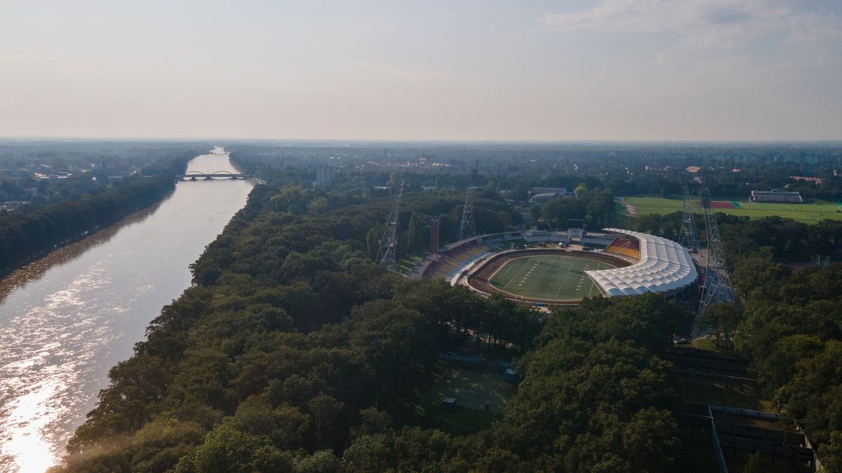 Zdjęcie okładkowe artykułu: Materiały prasowe / Betard Sparta Wrocław / W piątek kanał przeciwpowodziowy wypełnił się wodą. Do przelania wałów brakuje jeszcze 2-3 metrów