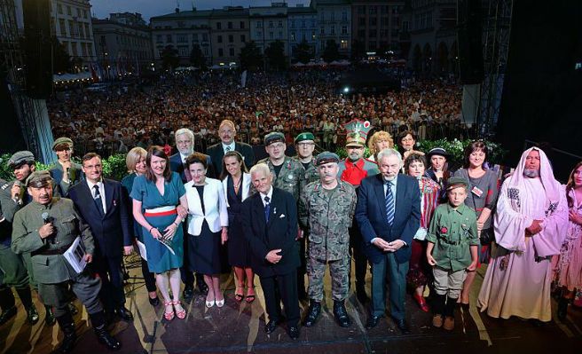 Wspólne kolędowanie krakowian na Małym Rynku