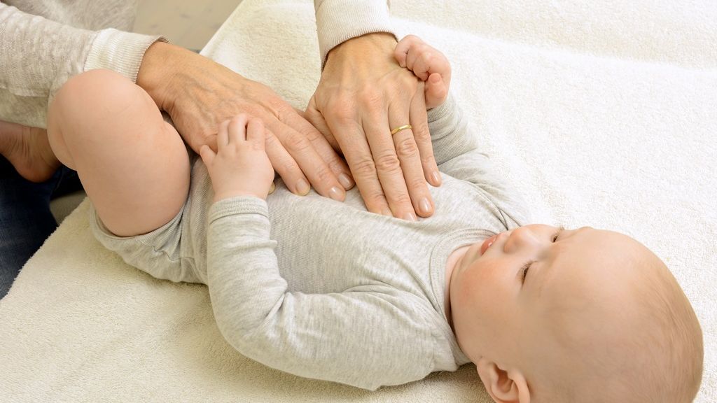 Dyschezja niemowlęca często jest niesłusznie mylona z kolką jelitową