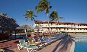 Ewakuowali setki turystów. Coraz więcej hoteli zamkniętych