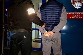 Trzej pseudokibice zatrzymani. Policja przejęła 25 kg narkotyków