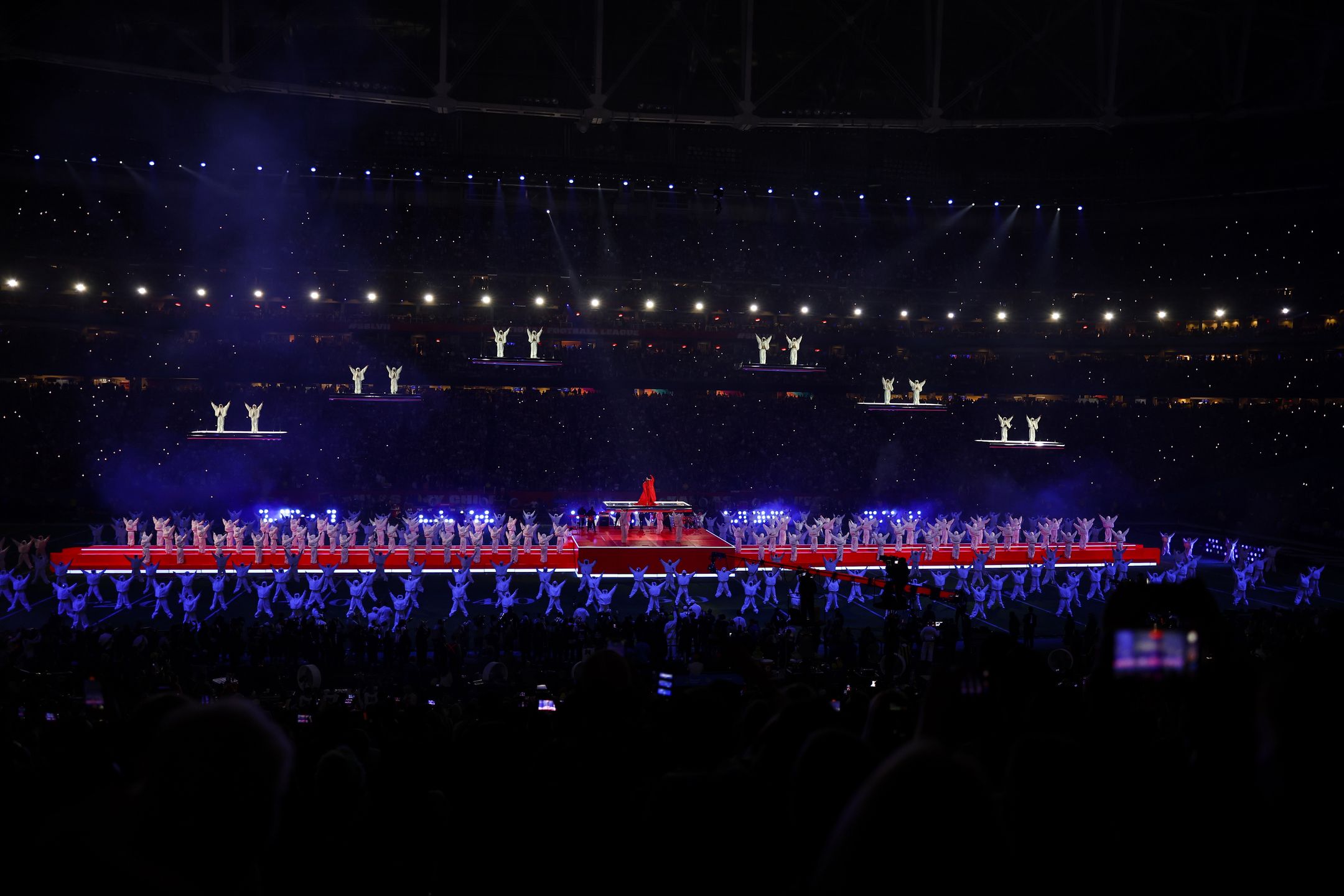 Rihanna wystąpiła podczas finału Super Bowl. Potwierdziła też, że spodziewa się drugiego dziecka