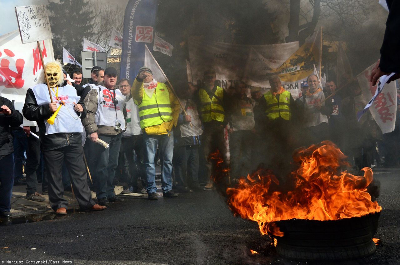 Protesty i blokada Sejmu - tak skończyło się wprowadzanie podwyższonego wieku emerytalnego przez rząd PO-PSL