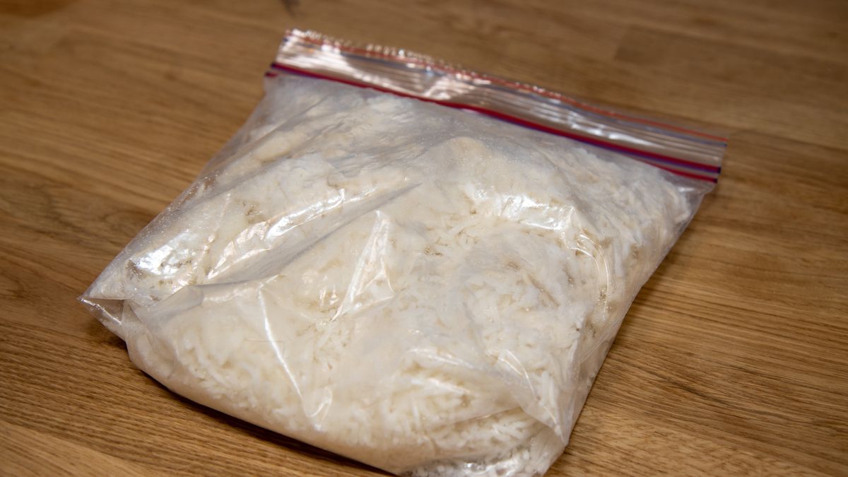 Woreczek suchego ryżu w lodówce? Włóż i zobaczysz, co się stanie.