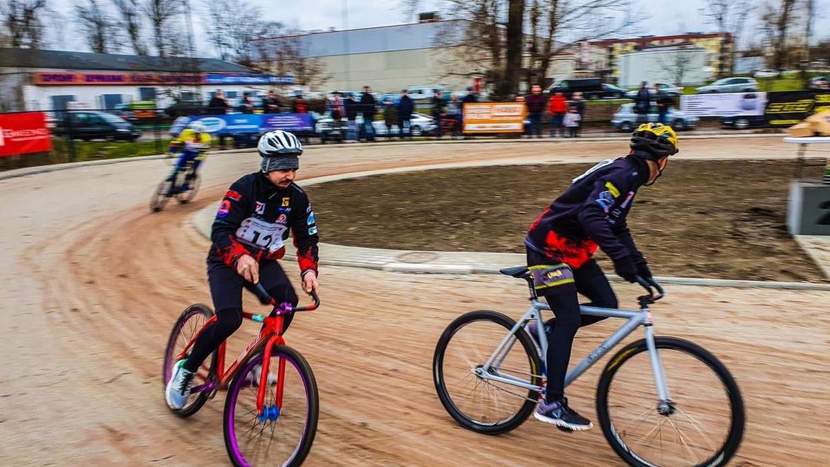 Facebook / Start Gniezno / Na zdjęciu: Jurica Pavlic i Adrian Gała podczas turnieju speedrowerowego