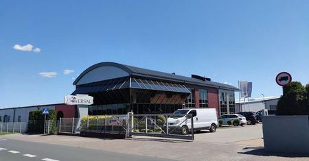 Koronawirus w Polsce. "Meblarskie" ognisko wciąż groźne, nie działa duży zakład, a nawet oddział sanepidu