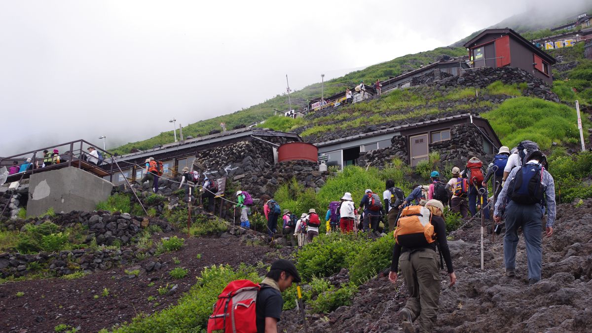 Szczyt Fudżi jest bardzo popularny wśród turystów