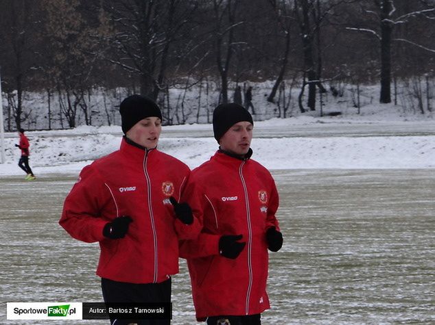 Bartłomiej Pawłowski (po lewej) trenuje z Widzewem od kilku dni